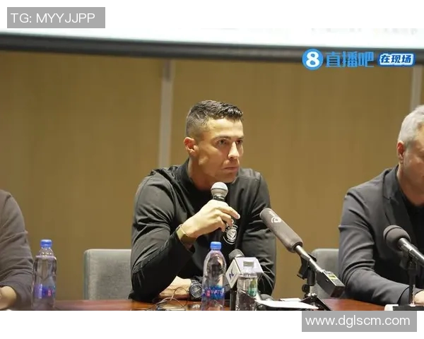 足球明星中国行热潮来袭球迷热情高涨共庆盛事 足球明星中国行热潮来袭球迷热情高涨共庆盛事