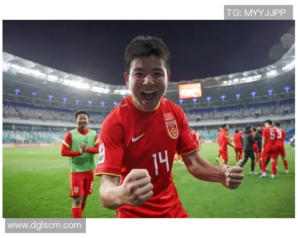 南京足球队荣登足球战术排行榜第二名展现强大实力与潜力 南京足球队荣登足球战术排行榜第二名展现强大实力与潜力